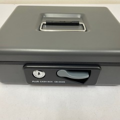【未使用】金庫 　鍵付き　小銭入れ専用あり　＃30897の画像
