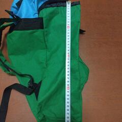 バズ・ライトイヤー リュック 緑色バズ・ライトイヤーと猫のデザインの緑色リュック、広い内部スペースと調整可能なストラップ付き。

- 色: 緑/青
- デザイン: バズ・ライトイヤーと猫のキャラクター
- 素材: ナイロンまたはポリエステル
- ストラップ: 調整可能なショルダーストラップ
- 内部: 広い内部スペース

ご覧いただきありがとうございます。の画像