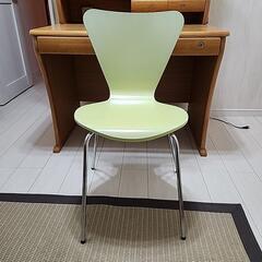 学習机　中古品　ライト、コンセント、後着け椅子ありの画像