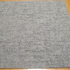 日本製タイルカーペット厚み6.5㎜・1枚２１０円・在庫２１枚（１...
