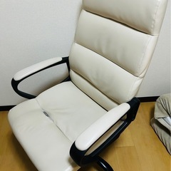 椅子　オフィスチェア　白　ホワイト　ニトリ　オフィスチェアやデスクチェアにもの画像