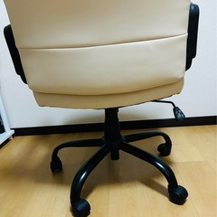 椅子　オフィスチェア　白　ホワイト　ニトリ　オフィスチェアやデスクチェアにもの画像
