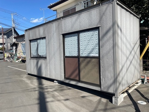 ユニットハウス　6畳〜8畳　エアコン　換気扇付き。
