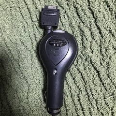 auガラ携帯充電器