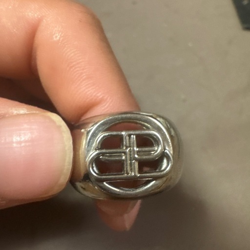 バレンシアガ　指輪