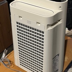 超美品/SHARP製 加湿空気清浄機 KC-E50-Wの画像