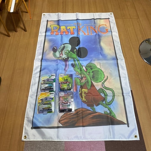 ミニカー4台\u0026ビッグサイズフラッグ