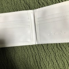 財布白値下げの画像