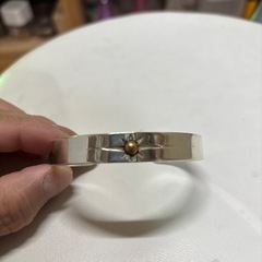 シルバーブレスと指はてますの画像