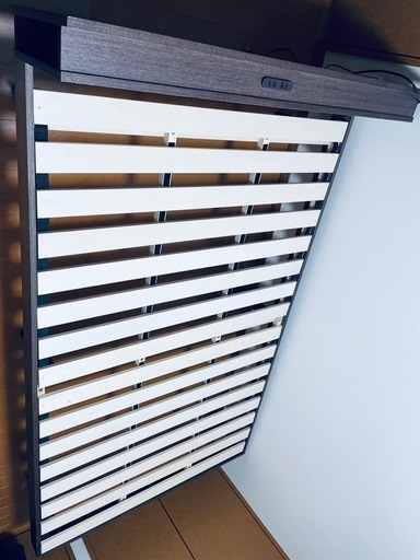 【極厚22cmマットレス付き】セミダブルベッド（2口コンセント＆ブックシェルフ付きフレーム）