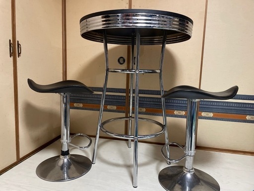 カウンターテーブルと椅子3脚セット