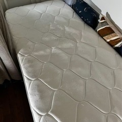 【日曜日まで】マットレス+ベッドフレーム