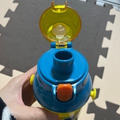 ミニオン　水筒　プラスチック　黄色　保育園　入園　子供　キッズ　の画像