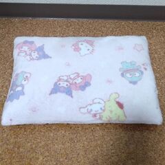 本日掲載終了　サンリオ　枕　ダイソー
