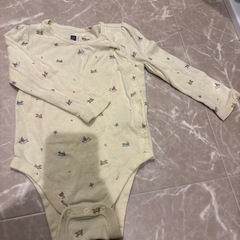baby GAP ロンパースの画像