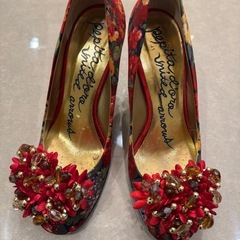 【受渡し済】オデット エ オディール ビジュークリップ付きパンプスの画像