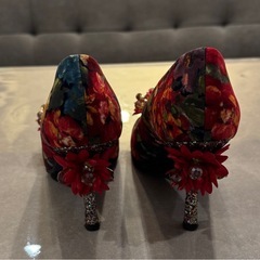 【受渡し済】オデット エ オディール ビジュークリップ付きパンプスの画像