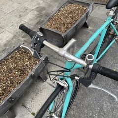 SALE 30％』 クロスバイク 700x28c 6変速 青 配達可能