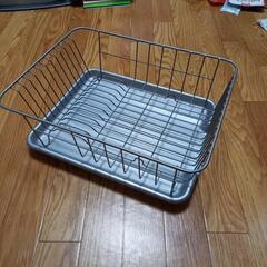 食器洗いかごと折りたたみ棚？の画像
