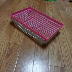 食器洗いかごと折りたたみ棚？の画像