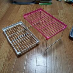 食器洗いかごと折りたたみ棚？の画像