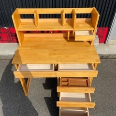 早いもの勝ち！とても綺麗な未使用品学習机です！の画像