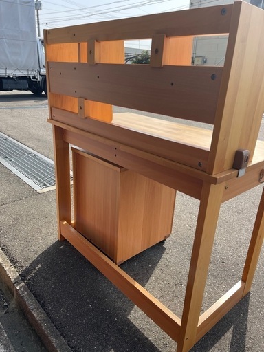 早いもの勝ち！とても綺麗な未使用品学習机です！