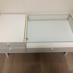 ドレッサーテーブルの画像