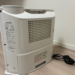 加湿機能付きファンヒーターの画像