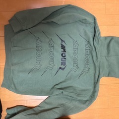 famousフェイマス パーカーの画像