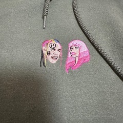 famousフェイマス パーカーの画像