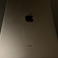 iPad第7世代　本体と充電ケーブル