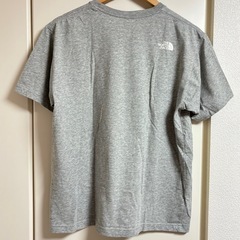ノースフェイス ユニセックスTシャツLサイズの画像