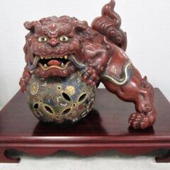 獅子滾丸　玉乗り　赤獅子　狛犬　置物　台座付き　オブジェ　魔除け...