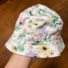 H&M花柄帽子の画像