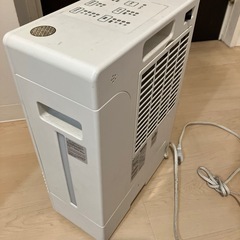 加湿器付きヒーターの画像