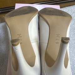 ダイアナ　スタッズ付きオープントゥパンプスの画像