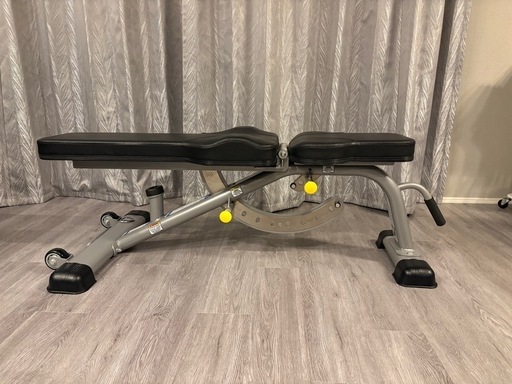 取引中。筋トレ器具「TUFFSTUFF DXマルチパーパスベンチ」