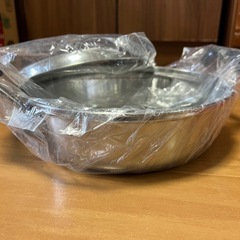 ☆未使用　両手鍋　23cm 蓋付きの画像