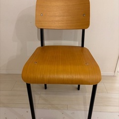 スタンダードチェア一脚の画像