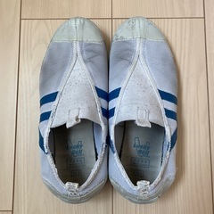 写真の上靴を譲っていただけませんか？