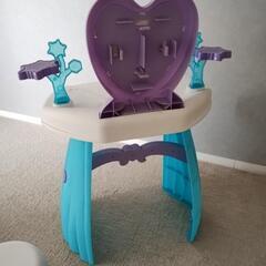 子供用ドレッサーの画像