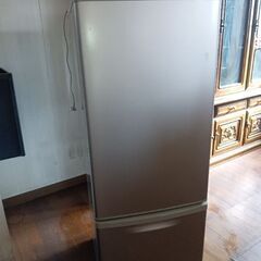 冷蔵庫　Panasonic NR-B175W