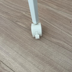 【新宿付近でお譲りします】折りたためる机の画像