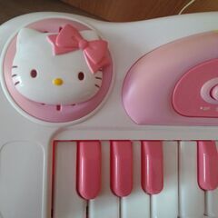 ハローキティうたえるキーボード★　マイク付き、箱付きの画像