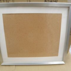 アルミ額縁 20 マット入り スリキズ等少有 サイズ約34x39x1.6cm 取りに来ていただける方受け渡し日時自由の画像