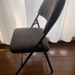 折りたたみ椅子4脚　の画像