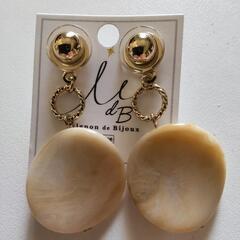 ピアスの画像