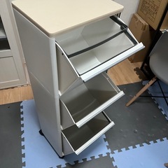 3連　ゴミ箱の画像