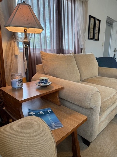 サイドテーブル